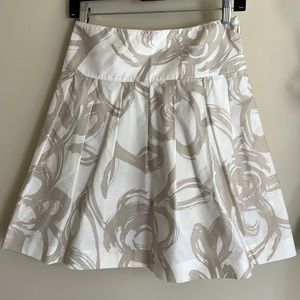 Women’s skirt. Barely worn. Excellent condition.